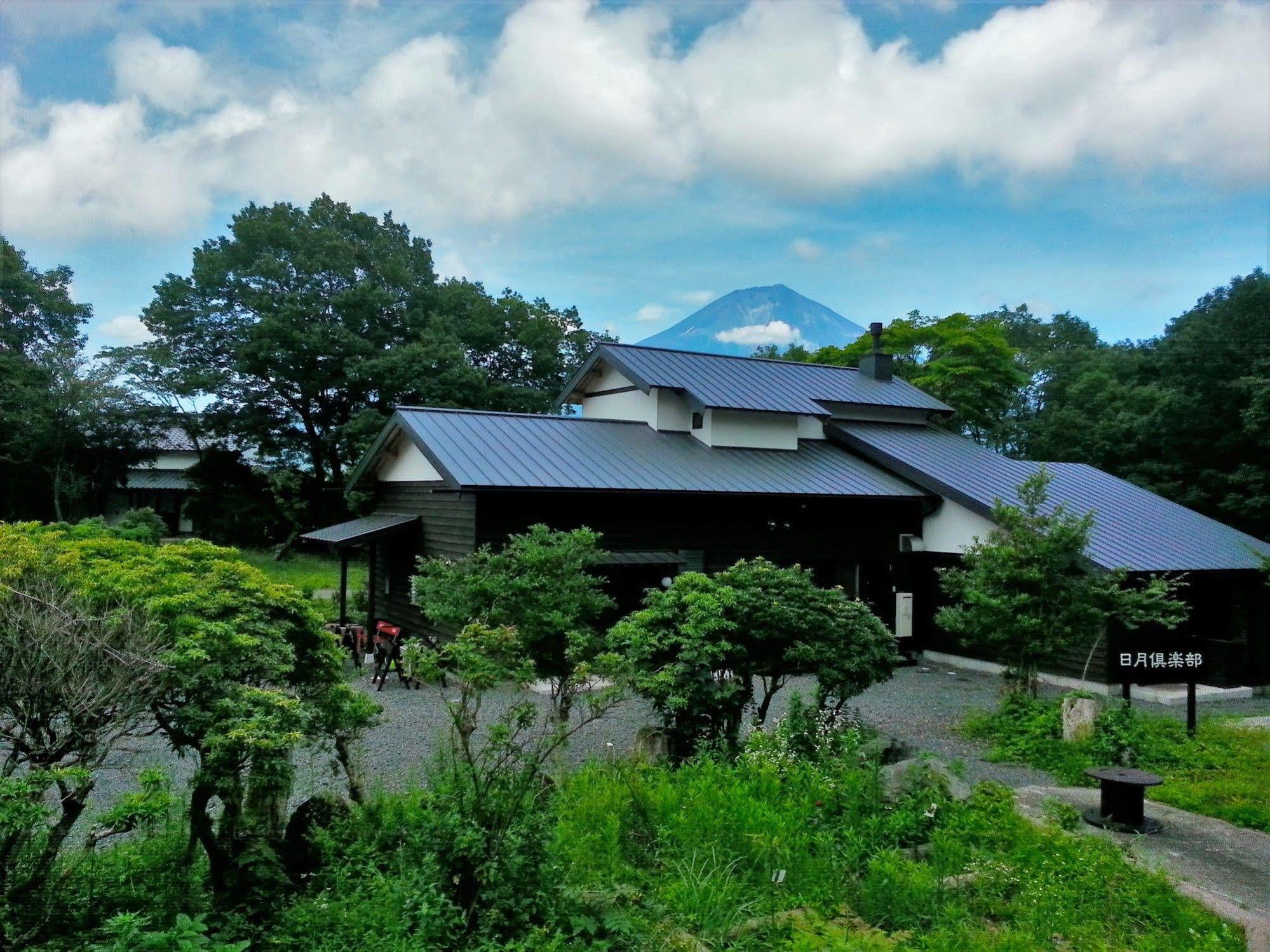 Sun & Moon Club Bed & Breakfast Fujinomiya Exterior photo