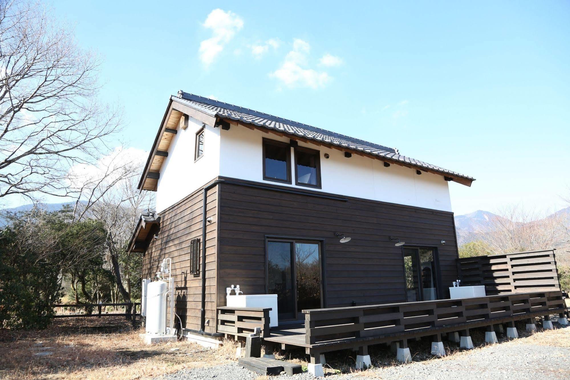 Sun & Moon Club Bed & Breakfast Fujinomiya Exterior photo